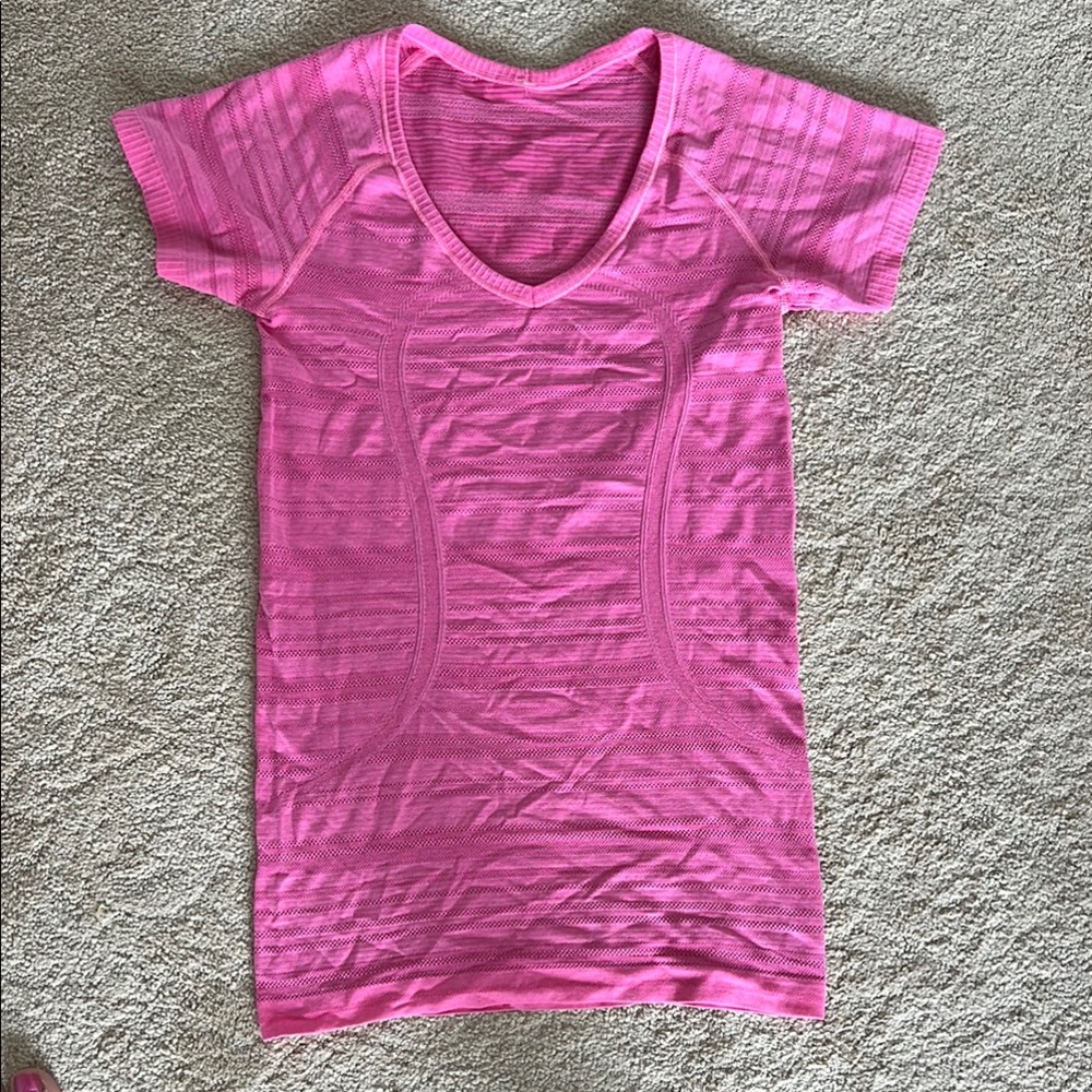 Lululemon V Neck Short Sleeve T-Shirt